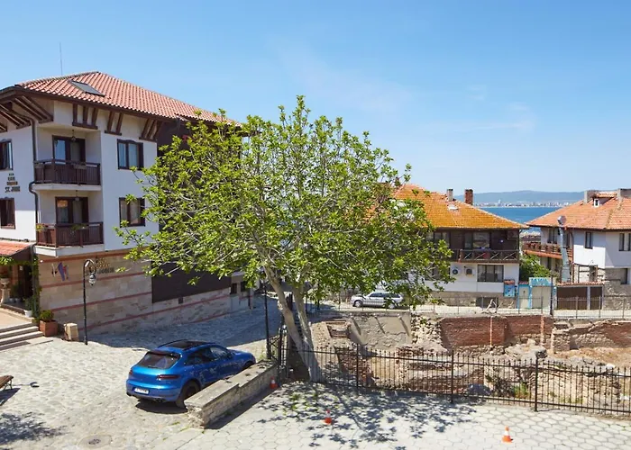 търтефф * 内塞伯尔